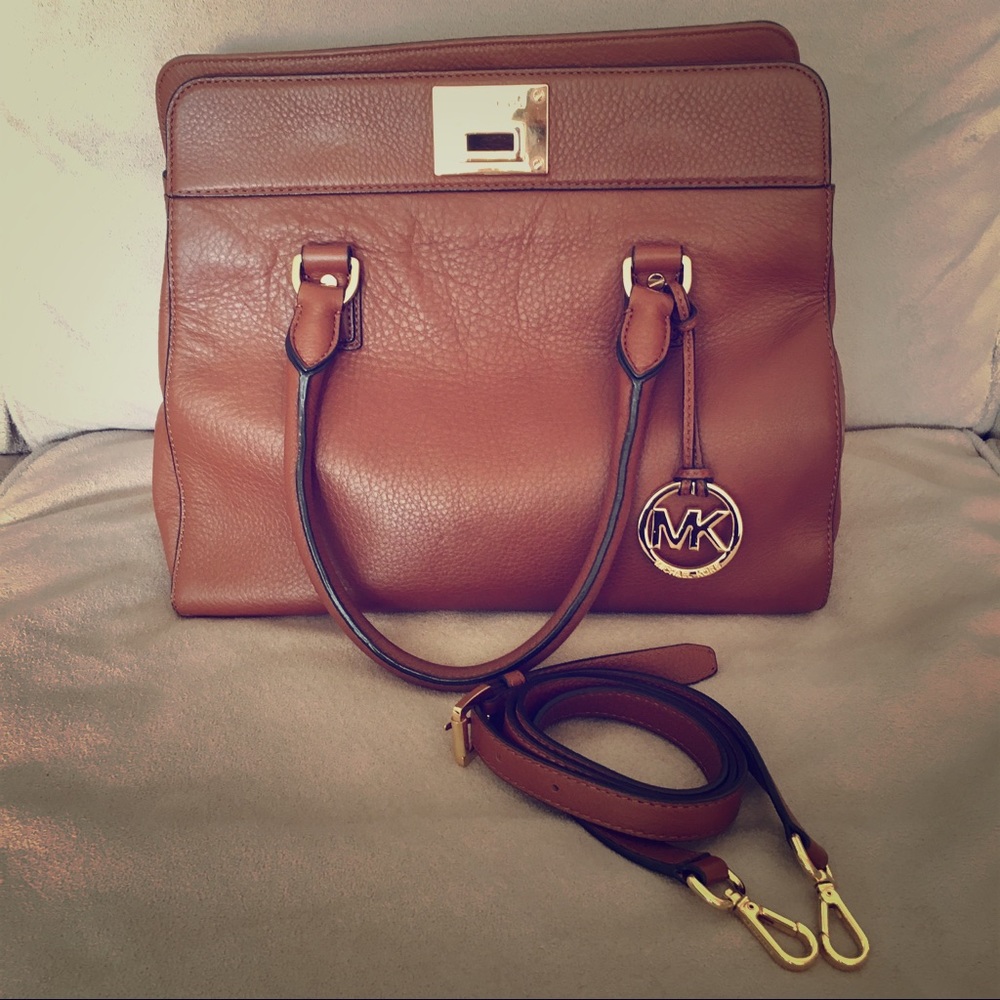 Micheal Kors Leather Tan Purse